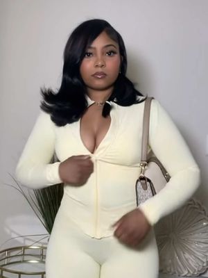 This set is too 🔥🥵 for the fall. Definitely a must have  #twopieceset#activewear#tiktokshop#mfvim#matchingset 