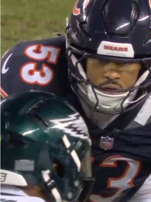 Bears linebacker TJ Edwards listened in on Jalen Hurts’ audible and immediately picked him off  #eagles #bears #football #sports #nfl