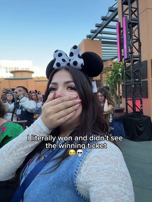 MI GENTE LATINO 😭😂  #disneysomosmagic @Disney Parks 