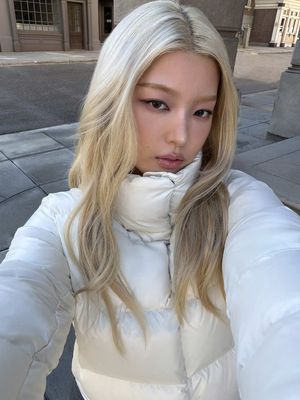@Yoonchae tell us more #aritzia #yoonchae #katseye #superpuff 