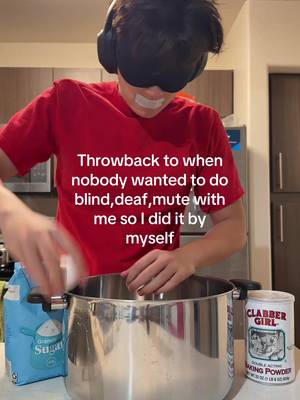 I’m the youngest child btw… #viral #alone #baking #funny #fyp 