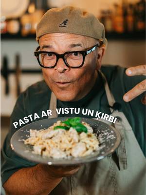 Kur lai liek tos ķirbjus? 🎃 Pirms mēs viņus sākam grebt un likt pie mājas durvīm, kāds ķirbītis tomēr arī jāpagatavo. Šoreiz pagatavoju nenormāli garšīgu pastu ar vistas fileju, fetas sieru, saldo krējumu un, protams, ķirbīti! 🍝 Visas sastāvdaļas receptei atradīsi @Lidl Latvija plauktos. 🛒 #lidllatvija #sadarbība #gourmando