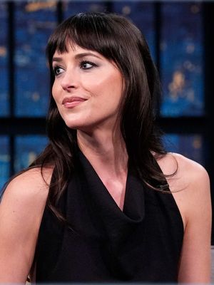 Dakota Johnson on holding her breath underwater in @Taylor Swift’s "Patient Zero" music video 
