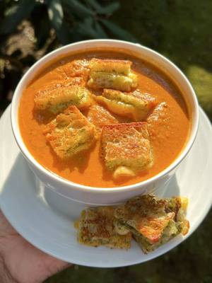 Warm up with this classic Tomato Soup and Pesto Grilled Cheese bites made with @Tillamook . The Sharp Cheddar and Swiss Farmstyle Slices deliver melted perfection and bold flavor in every bite! #TillamookPartner