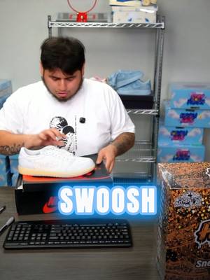 GREEN PULL‼️ FOR ONLY $6⁉️😳 | SOMEONE PULLED $180+ JORDAN 1 LOW RABBIT FLORAL SWOOSH 👟 FOR ONLY $6 ON OUR LIVE😱🔥 #Livebreaks #hypebeast #tiktoklive #livehighlights #jordan 