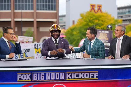 Scenes from Big Noon Kickoff!! #RTB #SkiUMah #Gophers