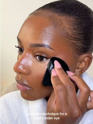 blend my concealer with me 🤍 @Too Faced concealer in the shades caramel + vanilla #concealer #makeup #beauty #blend #fyp 
