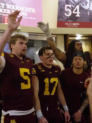 100 Career Wins for Coach Fleck 👏〽️ #RTB #SkiUMah #Gophers