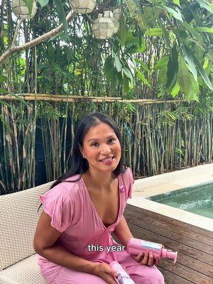 Tennis, piano, work, motherhood… been growing in a lot of ways lately, and apparently my baby hair has too 🤭  Giving my hair some extra love with @L'Oreal Paris Glycolic Gloss. Because if I’m doing the part, I might as well look the part too. 😍 #ColorAndGlossLikeABoss #LOrealPH #WorthItClub #haircare