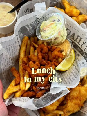 Fish and chips in Mesa, AZ 🐟 lunch in my city Found a hidden gem fish fry spot worth the drive and tried the whole spread: 🍲 Seafood chowder 🐟 Captains platter (jalapeño tartar is the move) 🍤 B. battered prawns 🦪 Clam strips $55 for all of this at Seattle Fish House, 4419 E Main St 117, Mesa AZ. And... that's lunch! What's your go-to lunch spot in the valley? 👇 #lunchinmycity #fishandchips #mesaaz #phoenixfoodie #arizonafood 