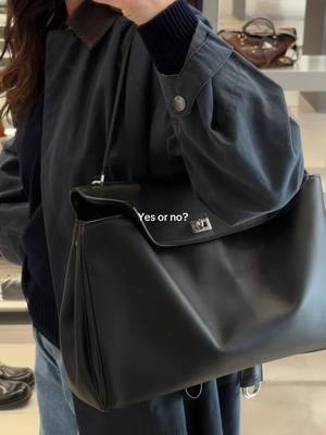 To buy or not to buy, that is the question? #balenciaga #balenciagarodeo 