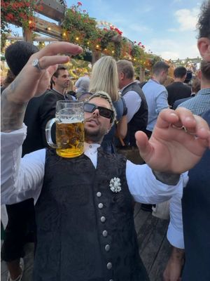 “Learn to control your drinking” #oktoberfest #munich 