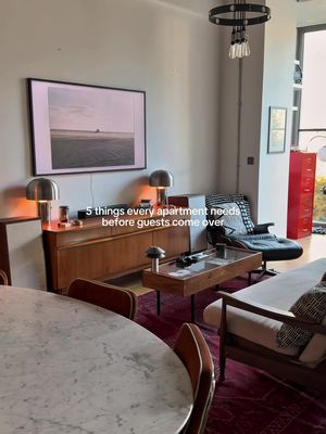 Here are 5 things from me, what’s one thing that’s a must have in your home? 🏡👀 #apartmentaesthetic #interiordesign #midcenturymodern #secondhand #homedecor