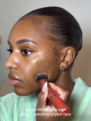 my face is like 12 different colors so this has helped a lot! 🤎 #shadematch #foundation #makeup #beauty #fyp 