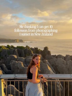 Where are the sunset obsessed photo girlies at? 🙋🏼‍♀️📸 This was one of the most unreal sunsets I’ve ever witnessed because every piece of nature wanted to glow in the warm sunset light. I’ll never forget running down the coast from the top of Pancake Rocks to capture that last shot. What a dream New Zealand is right? 📍Pancake Rocks in the South Island of New Zealand