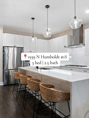 Natural light, a cozy fireplace, a really good kitchen, & all the little details that make a home feel finished. Listed by: me and @Eli Masud !! #ChicagoRealEstate #ChicagoHomes #ChicagoLiving