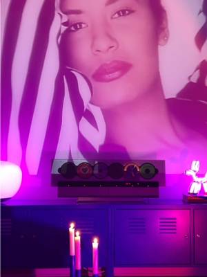Soundtrack to this space | 014 | Selena - Dreaming of you (1995) #selenaquintanilla #ambientlight #dreamsetup #throwbacksongs #cdplayer 