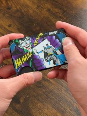 Carry a little chaos with you. 🃏⚡ 🦇The Ridge x Batman: The Joker Collection brings together the iconic Ridge Wallet, Power Bank, and KeyCase in one seriously bold setup. Built for your everyday carry with unmistakable Joker-inspired details. 🦇🃏 🔥 JOIN OUR MEGA LIVE NOW to shop the collection and catch exclusive live deals! #Ridge #RidgeWallet #Batman #TheJoker #MegaLive 