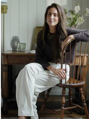 Light. Medium. Dark. Julia shares one of her go-to rules for creating balance and contrast in a room – and shows how the new Doris Collection helps bring it all together. #cljxloloi @Julia Marcum