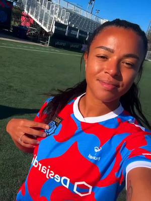 @rosesmtlfc 🤝 Mimi 🤝 @canadasoccer 🇨🇦🌹