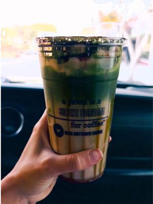 Trying the chocolate-covered strawberry matcha from Blue Butterfly in El Segundo 🍓🍫🍵 #MatchaTok #LAMatcha #BlueButterflyMatcha #MatchaReview #MatchaLover 