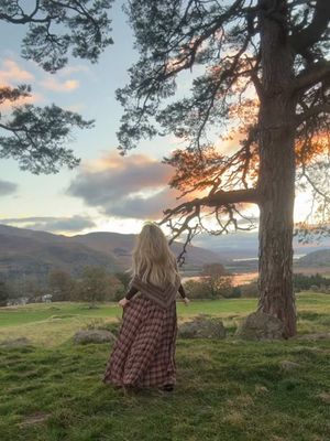 Living my outlander dreams🥰 touching every stone here in Scotland!  #outlander #outlandertiktok #Scotland #jamiefraser #scotlandtravel 