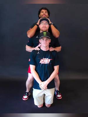 Traditional family photos 😂@Bubba Wallace @Tyler Reddick @rileyherbst #ForwardTogether 