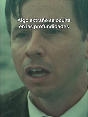 Hay algo en el agua, pero… ¡¿qué pasa después?! 😱 'Bajo la superficie' ya está disponible.  #Terror #Monstruo #Series #Netflix #ParaTi 