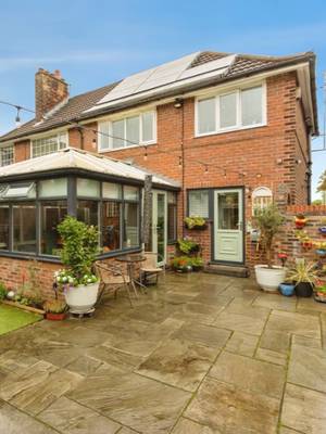 Rainy autumn afternoon? An orangery overlooking the garden doesn't sound like a bad place to spend it 🍂🏡 3 bedrooms Extended semi-detached home Orangery with garden access Separate garden room Solar panels Tap here to take a closer look: https://www.purplebricks.co.uk/property-for-sale/3-bedroom-semi-detached-house-manchester-2152605 🔗