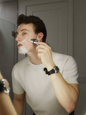 Date night routine, upgraded. The DORCO SLEEK has 6 ultra-thin blades, a multi-flex pivoting head, and an Aloe Vera + Vitamin E strip. @dorcoglobal  #ad #DORCOSLEEK #SwitchedForGood #DateNight #Grooming
