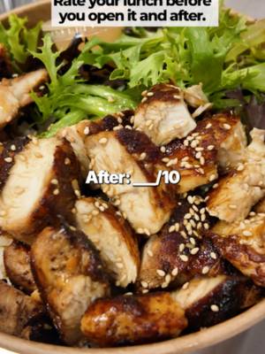 How would you rate this bowl once the lid comes off and reveals all that grilled chicken loaded over warm jasmine rice? 📦 Whether you're judging by sauce ratio or total portion size, this desk lunch is built to score high on every single test. ✨ 📍 Location: 3004 Cullen St, Fort Worth, TX 76107 Mon–Fri · 10 AM – 11 PM Sat–Sun · 11 AM – 11 PM Drop your rating and order directly at bowlsofrice.com. 📦#bowlsofrice #bowlsofricefortworthtx #fortworthghostkitchen #texasfood #grilledchicken #ratingfood
