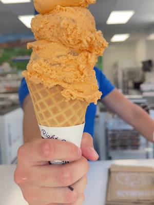 Go #BehindTheScoop with us as we layer Pumpkin pie flavored ice cream with a graham cracker crust ripple to make one of our favorite fall flavors come to life 🎃🥧🍦 #handelsicecream #handels #sweettreat #icecreamlove   