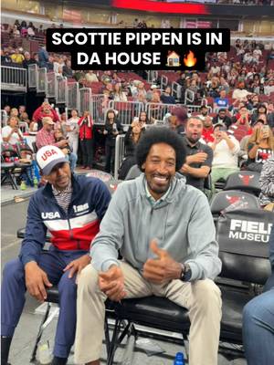Scottie Pippen is in the house for Bulls-Grizzlies ❤️ #chicagobulls #scottiepippen #legend #NBA #basketball 