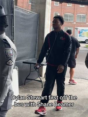 Dylan Stewart was the first player off the bus with Shane Beamer for South  Carolina after getting suspended👀 #collgefootball #southcarolina #gamecocks #cfb 