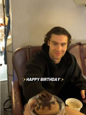HAPPY BIRTHDAY JOSH! 🥳😎 @JoshGiddey #chicagobulls #birthday #joshgiddey #surprise #cupcake 