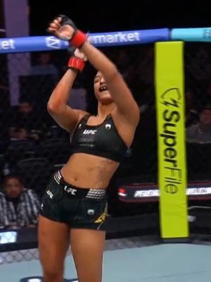 Brutal cut leads to a TKO victory for Alice Pereira 😳 #UFC #mma #alicepereira
