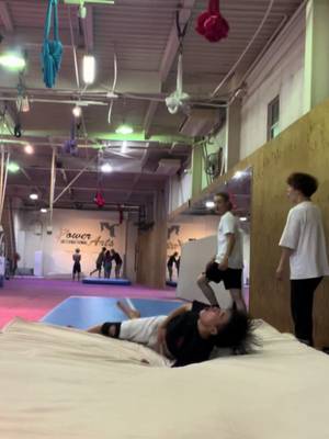 地面やったら終わってた #tricking #トリッキング 