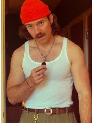 Follow me for more useful fashion insights.  #mensfashiontips #mensweardaily #ittybittybeanie 