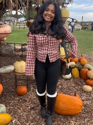 I love octoberrrr 🍁🍂✨ Top is from @SHEIN  #pumpkinpatch#debucksfamilyfarm#fall#falloutfitinspo#fallaesthetic 