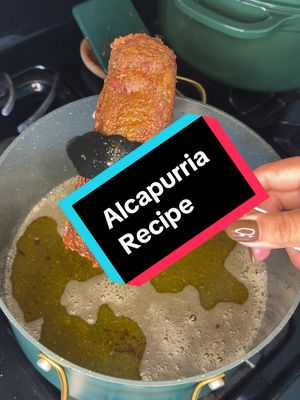 Guineito Corn Beef Alcapurria, read note bottom of the ingredients. * 6lbs unripe bananas * Drizzle Achiote oil (recipe pinned) or 2 packet Sazon  * Adobo to taste (masa) * 1 can corn beef * Drizzle oil * Sofrito * 1/2 can tomato sauce * 1/2 can water  * Sazon blend (recipe pinned) or packet Sazon  * 1 tsp oregano powder * 1/4 tsp cumin * 1 tsp garlic powder  * Adobo to taste  * Entire bottle 48oz oil  Use the entire oil cover the alcapurria so alcapurria fully cook evenly before flipping, took almost 11-15 minutes fully cook them!  #alcapurria #puertoricanfood #latinacreator 
