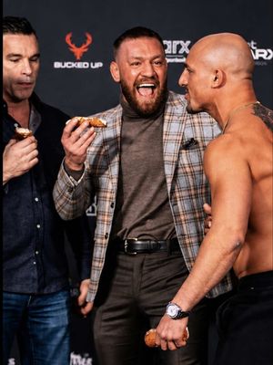 BKFC FIGHT CUT | JOHN GARBARINO vs APOSTLE SPENCER This video has EVERYTHING 😂 Legendary cannoli, Conor McGregor, faceoff drama, a clean knockout, pure emotion… and even a marriage proposal — all in under a minute. #BKFC #BareKnuckle #Knockout #KO #CombatSports