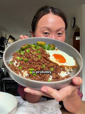 Korean Ground Beef Bowl  Ingredients: ground beef, garlic, ginger, light soy sauce, gochujang, sugar, sesame oil So easy to make. You’ll love this if you love bulgogi! Great for meal prepping too. #EasyRecipe #asianfood #Foodie #quickrecipe