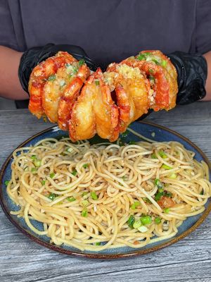 Super satisfying! 🍤🔥 These crispy pepper garlic prawns served over a bed of buttery garlic noodles at Pho Crystal 3 are a MUST-TRY! Crunchy, garlicky, and packed with flavor in every bite. 😮‍💨🍜 Tag your foodie buddy and come get your garlic fix! 🙌 📍 Pho Crystal 3 940 E Dominguez St, Ste A & B, Carson, CA 90746 #seafoodlover #CarsonEats #GarlicNoodles #CrispyPrawns  