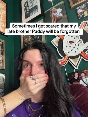 The sweetest suprise, and the sweetest friendship 💜 still crying #NHL #hockey #anaheimducks #hockeygame #lukasdostal 