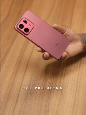 This phone has a physical switch that turns the screen black and white. Push it and you get an e-reader. Push it back and you get a normal 120Hz AMOLED. . Order Now: https://www.amazon.co.uk/TCL-P80-Ultra-Smartphone-Telephoto-Sunlit-Gold/dp/B0HBW6TF4J/ref=pd_lpo_d_sccl_3/261-7219932-9837846?pd_rd_w=KU44Y&content-id=amzn1.sym.bb13d3fc-af40-4fff-a822-e0e4c415da96&pf_rd_p=bb13d3fc-af40-4fff-a822-e0e4c415da96&pf_rd_r=3TX7JW3CNC55DHRW1W2K&pd_rd_wg=ute5Y&pd_rd_r=44951f68-608c-4f7c-99a2-a0e08fe88830&pd_rd_i=B0HBW6TF4J&th=1  The TCL P80 Ultra is the first NXTPAPER phone with an OLED panel, and the mode-switching key is the bit I keep using.    Link in bio. @TCL-UK 