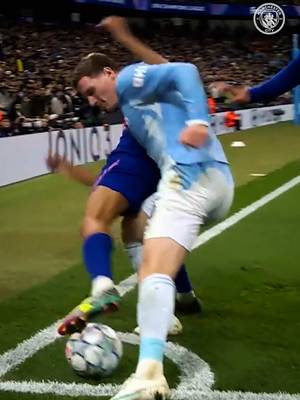 Battling for every ball 💪😤 #ElliotAnderson #ManCity #ChampionsLeague #Football 