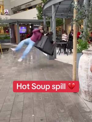Looney Tunes scenario 💔✌️ (Via alpish/x) #soup #funny #mall #food #ouch