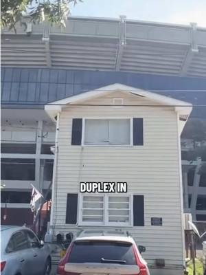 College Football’s Real Life “Up” House #football #cfb #CollegeFootball 