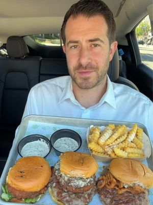 Trying @SHAKE SHACK NEW Black Truffle Menu #shakeshackpartner #ad
