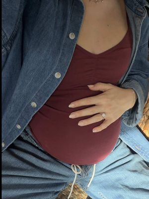 what i’m wearing today @ 16 weeks pregnant ♥️ link in bio > pregnancy style for the links ! #16weekspregnant #16weeks #pregnancystyle #bumpstyle #pregnantootd 